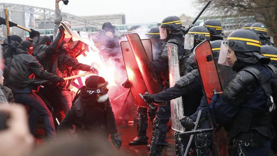 В Париже продолжаются протесты против трудовой реформы