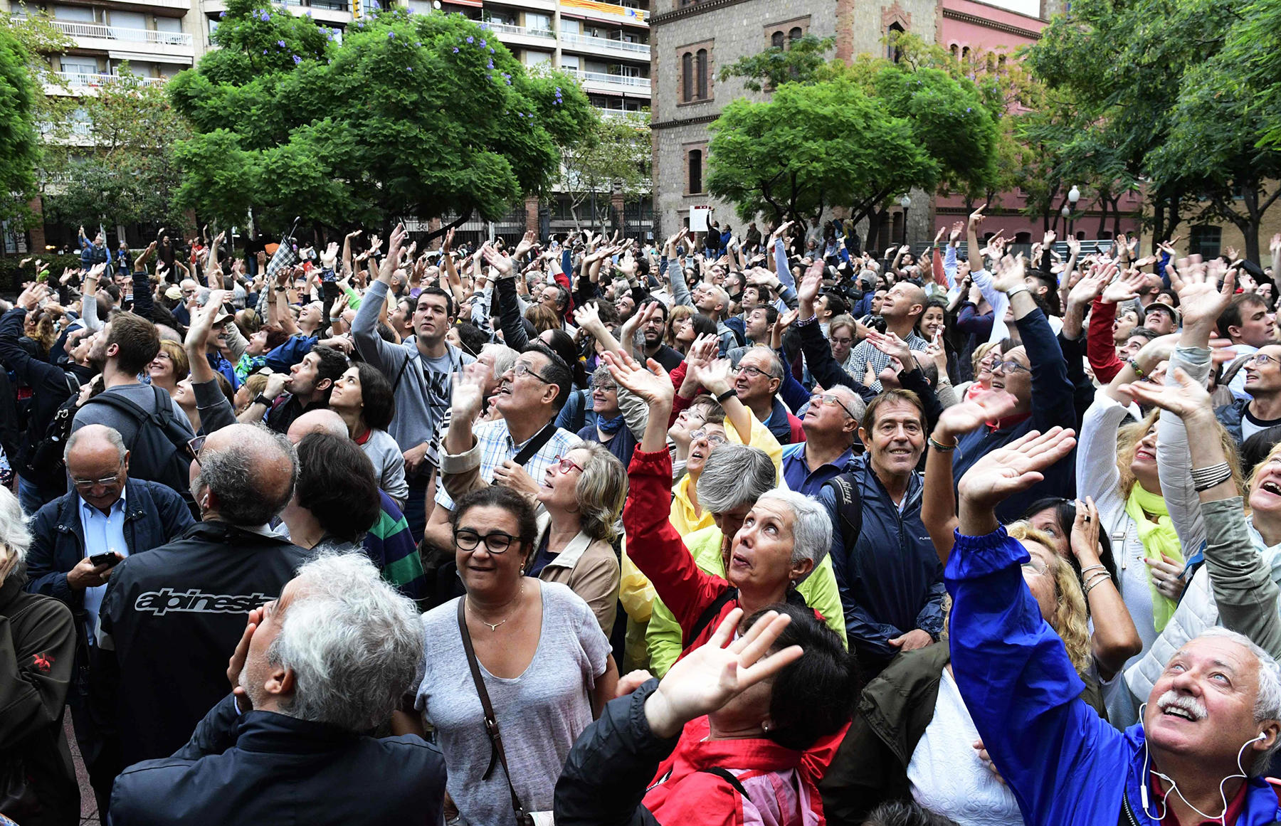 В Каталонии начался референдум о независимости. Полиция применяет силу