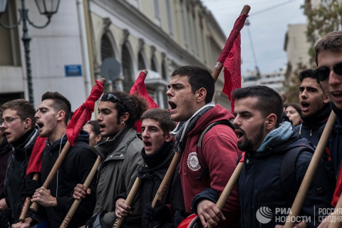 В Афинах анархисты напали на левых
