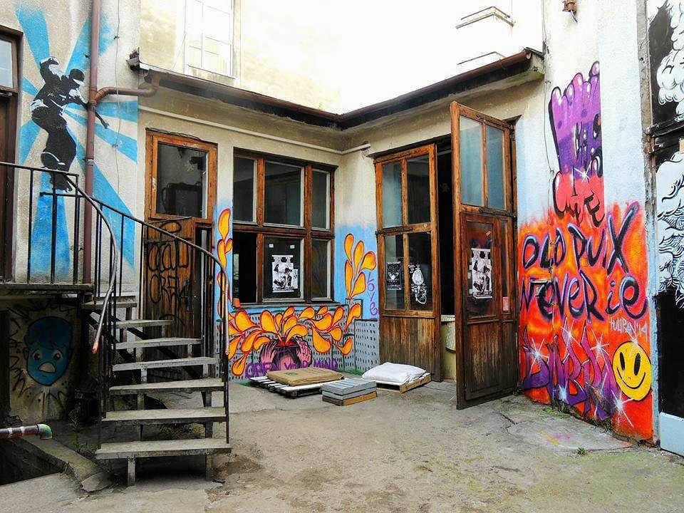 Варшава: Анархисты создали центр культуры и проводят в нём занятия бесплатно