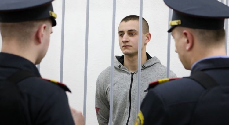 Никиту Емельянова переводят на тюремный режим. На его семью оказывается давление