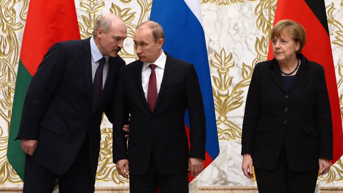 Игра Лукашенко между Западом и Россией закончилась в 2020